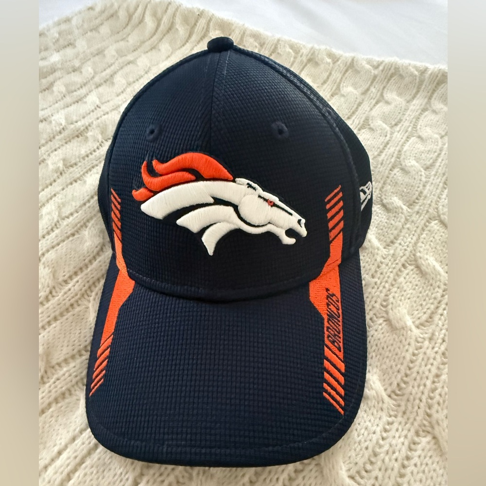 NFL Team Logo Cap Denver Broncos